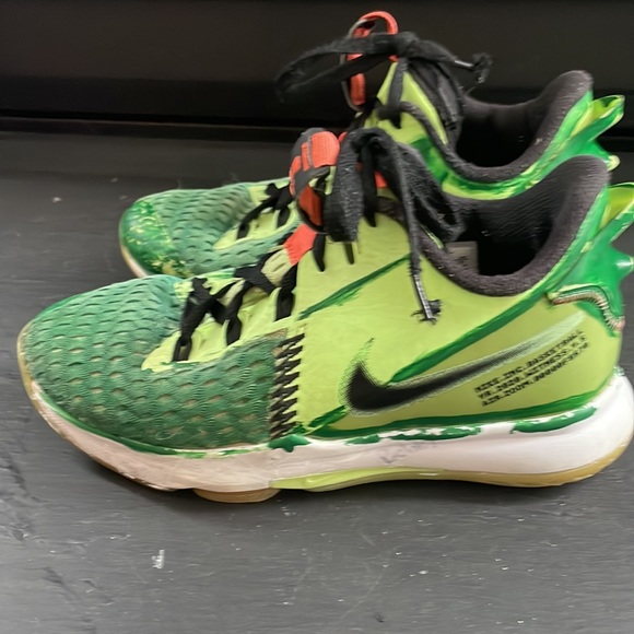Nike Lebron Witness 5 Lime Glow
Green Size 7Y - Picture 8 of 12